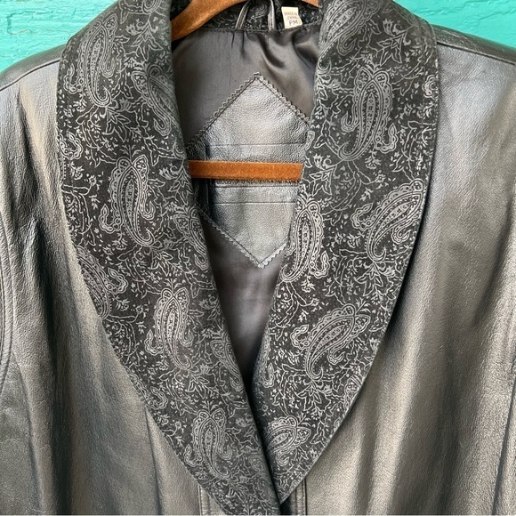 VINTAGE 80’s LEATHER EMBOSSED VELVET COLLAR CAR COAT SIZE LARGE BLACK EUC - Picture 5 of 10
